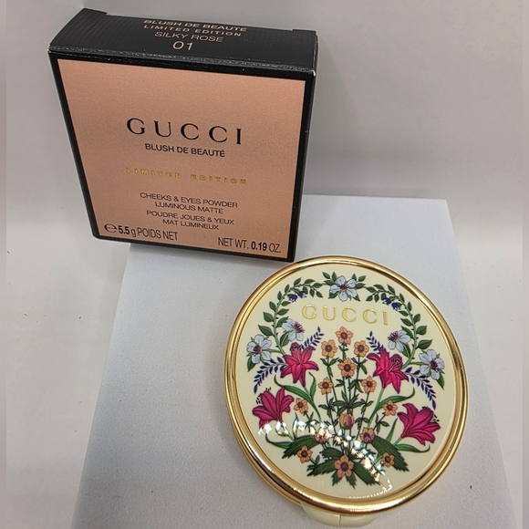 Gucci Other - Gucci Limited Edition Blush de Beauté in 02Silky Rose w/ Floral Design Compact